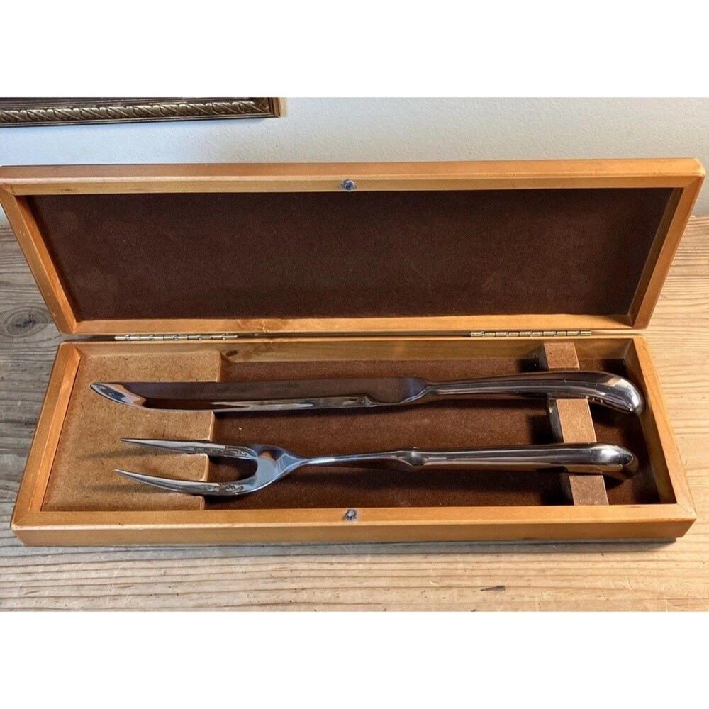 Gourmet Buffet 2 Piece Fork Knife Stainless Steel Carving Set In Walnut Wood Box